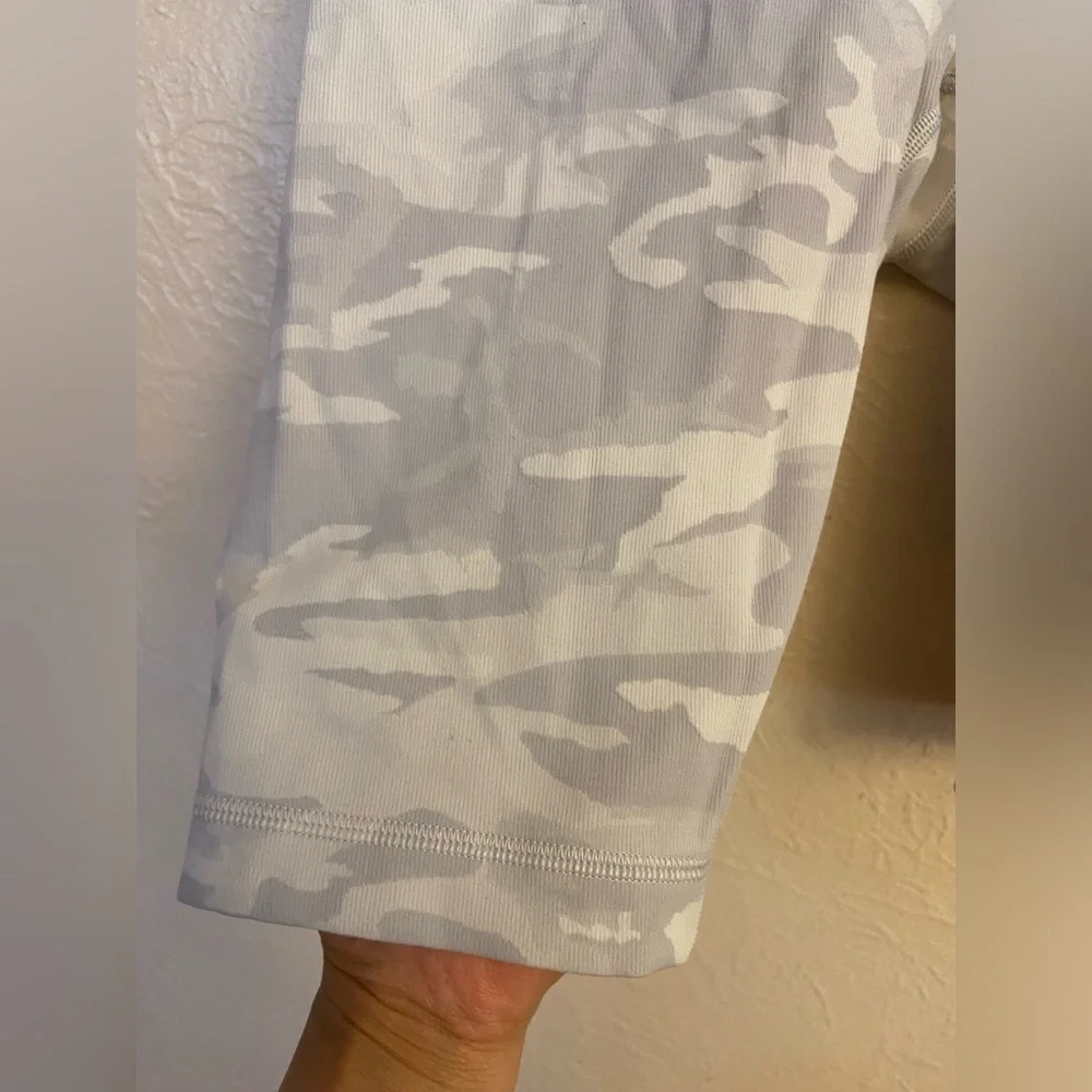 Lululemon wounder under shorts